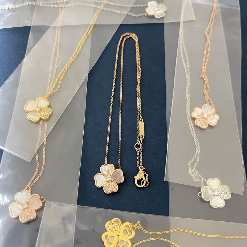 Van Cleef & Arpels necklace 06yxh02